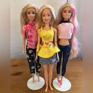 2006 The 12 Dancing Princesses - Genevieve Barbie Doll, plus 2 extra dolls